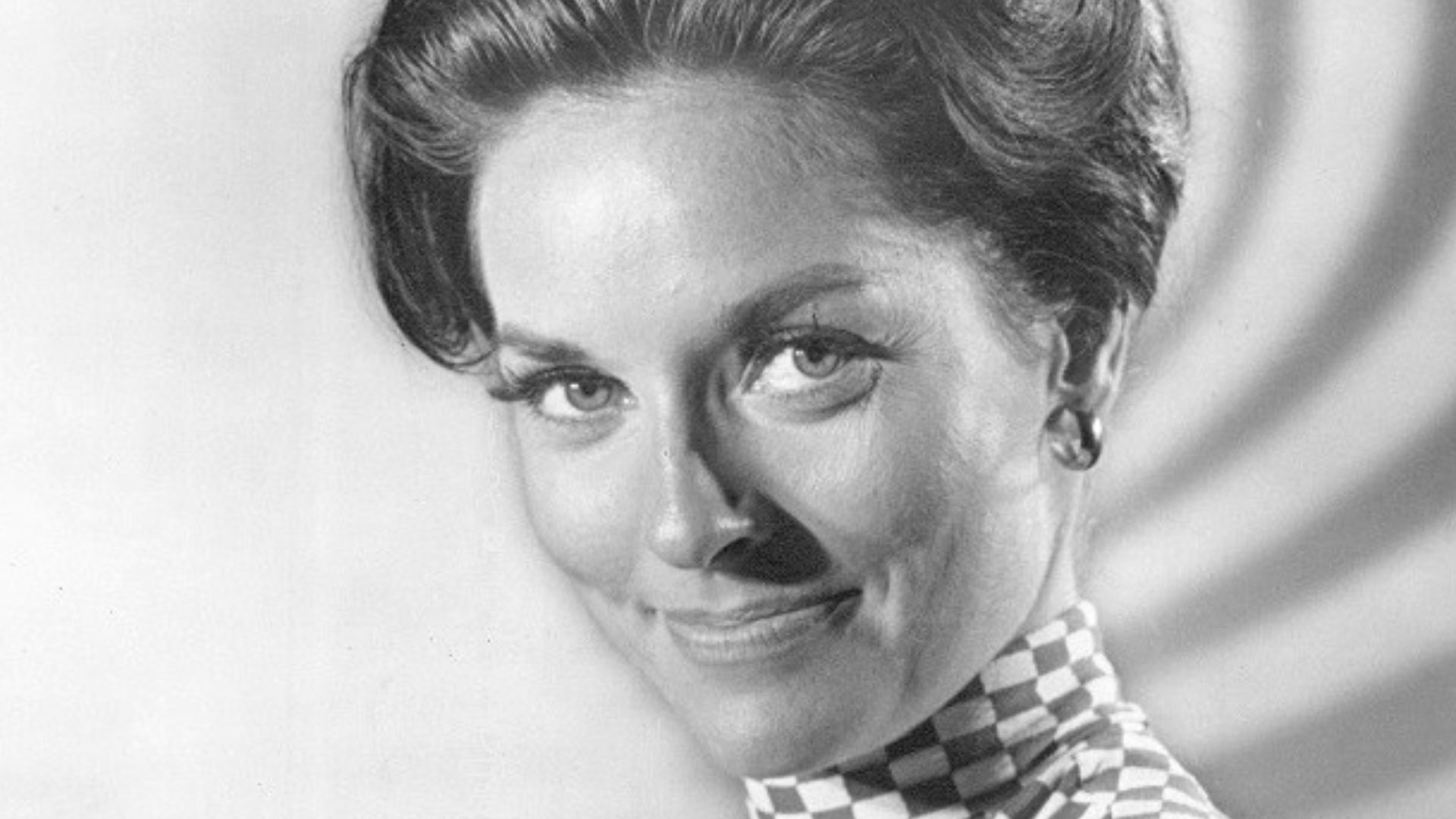 Photo of Lee Meriwhether as Dr. Ann MacGregor from The Time Tunnel.