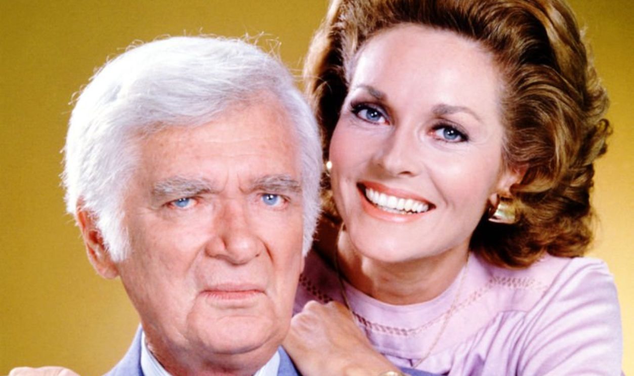 Buddy Ebsen (1908-2003), US actor, and Lee Meriwether, US actress, in a publicity portrait for the US television series, 'Barnaby Jones', USA, circa 1977. The detective series starred Ebsen as 'Barnaby Jones', and Meriwether as 'Betty Jones'.