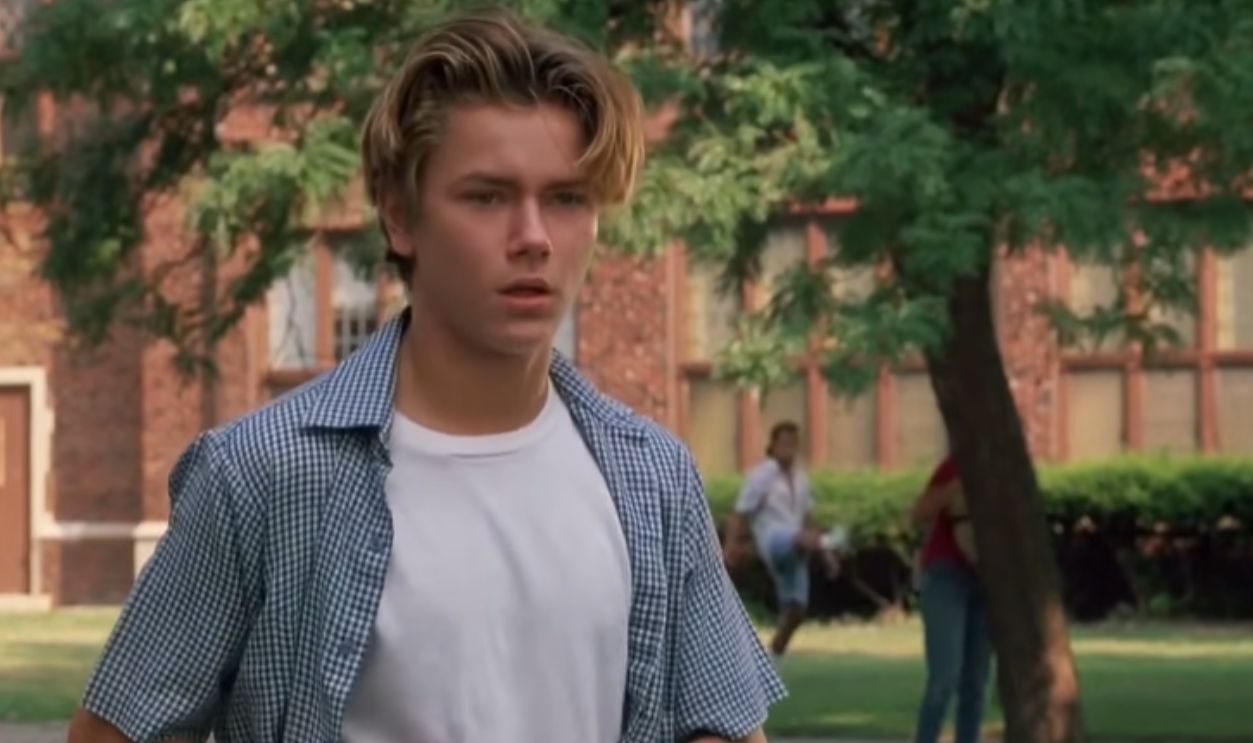 Screenshot from Running on Empty (1988)