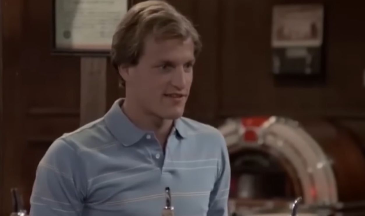 Screenshot from Cheers (1982-1993)