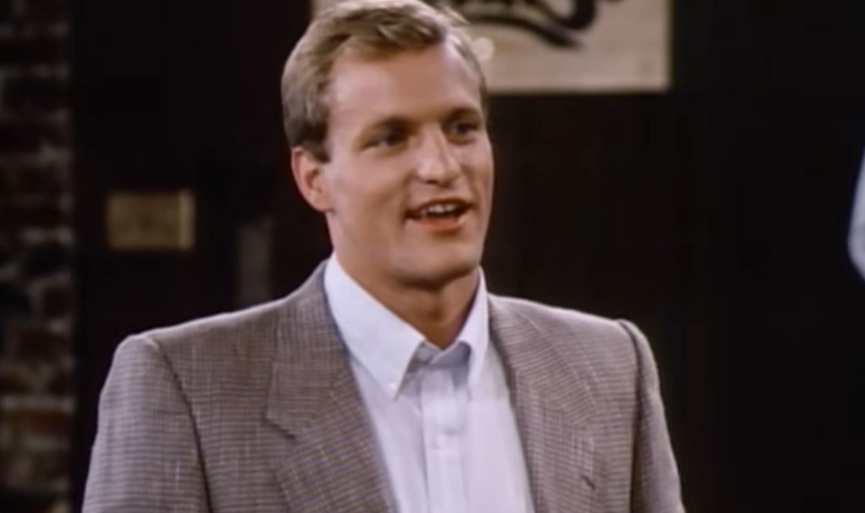 Screenshot from Cheers (1982-1993)