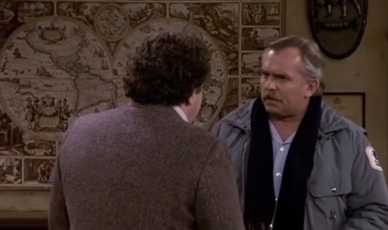 Screenshot from Cheers (1982-1993)