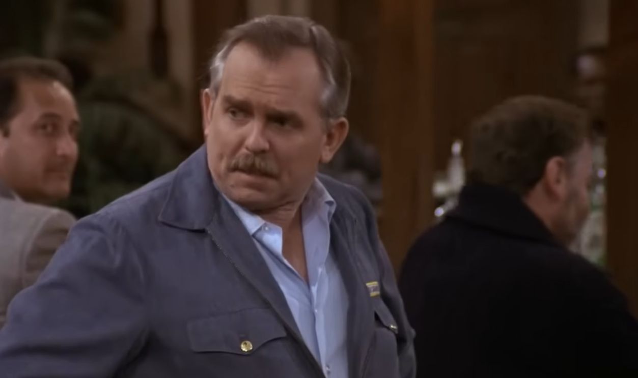 Screenshot from Cheers (1982-1993)