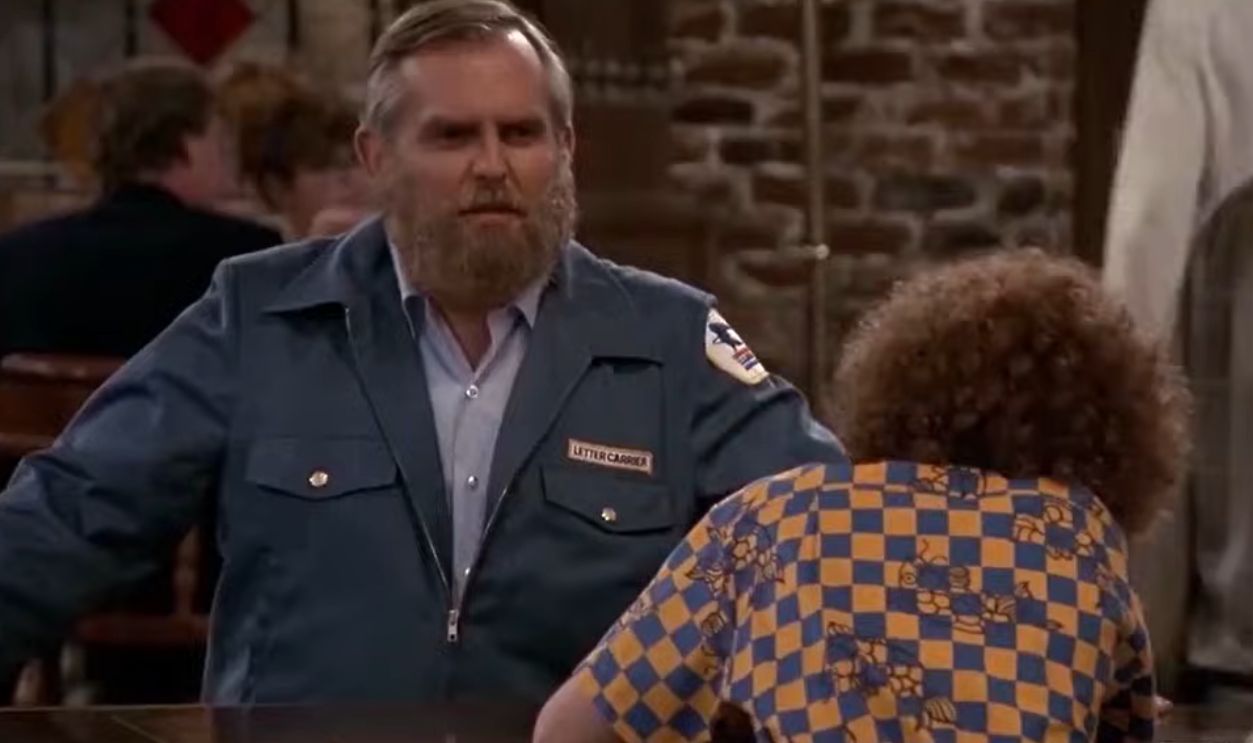 Screenshot from Cheers (1982-1993)