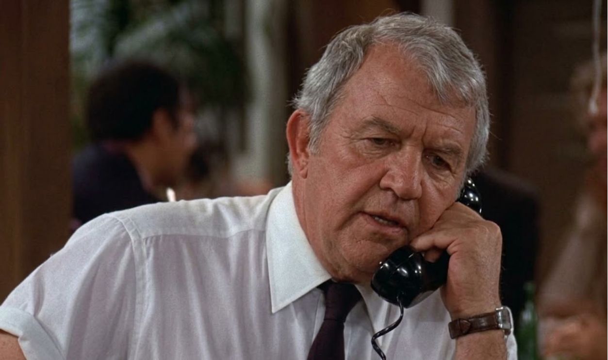 Screeshot from Cheers, Paramount (1982–1993)