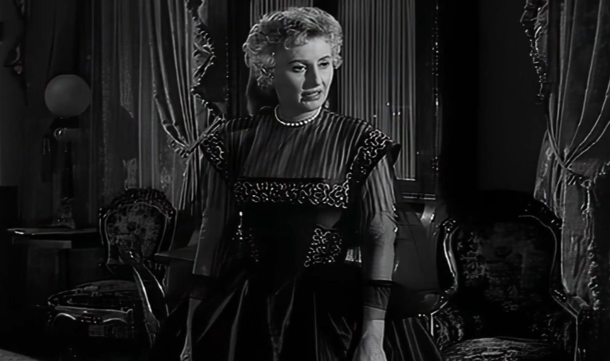 Screenshot from Forty Guns (1957)