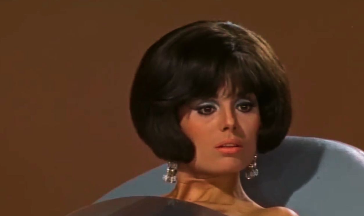 Screenshot from Casino Royale (1967)