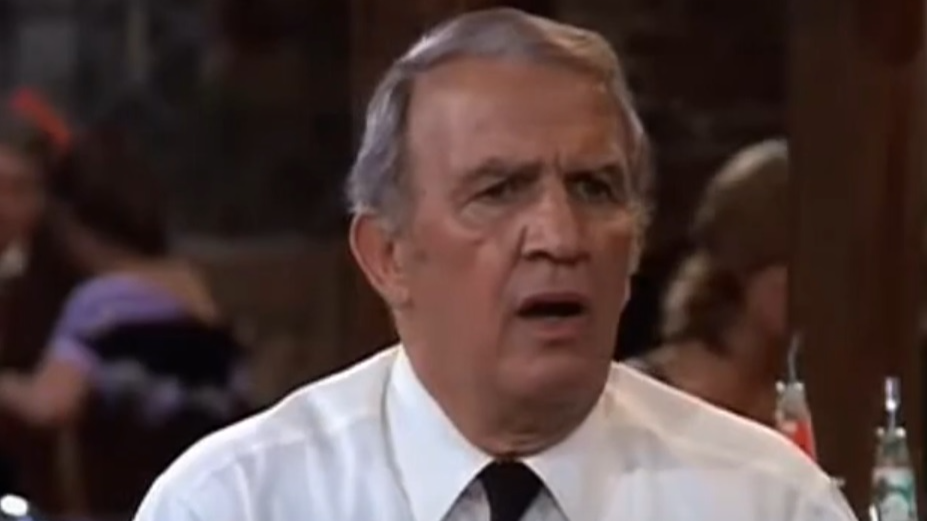 Screenshot from the American television sitcom Cheers (1982-1993)