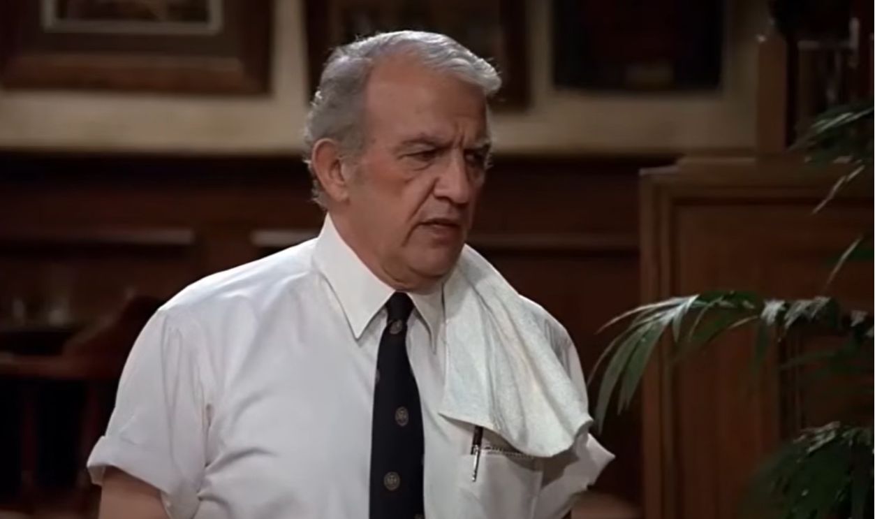 Screeshot from Cheers, Paramount (1982–1993)
