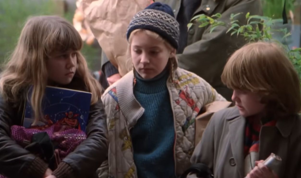 Screenshot from Shoot the Moon (1982)