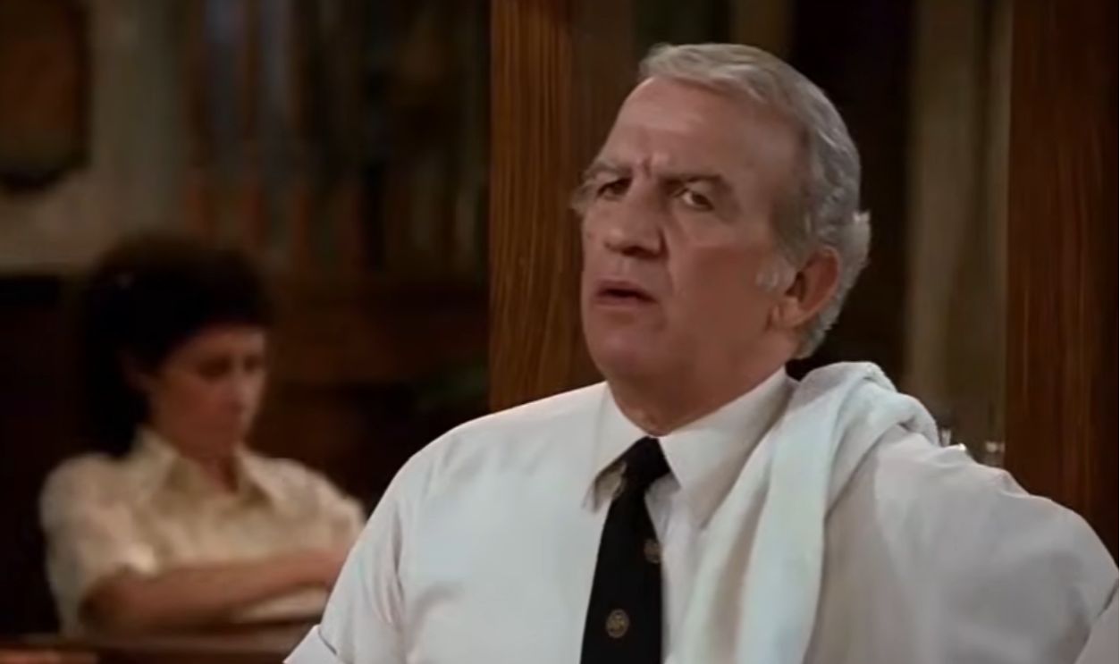 Screeshot from Cheers, Paramount (1982–1993)