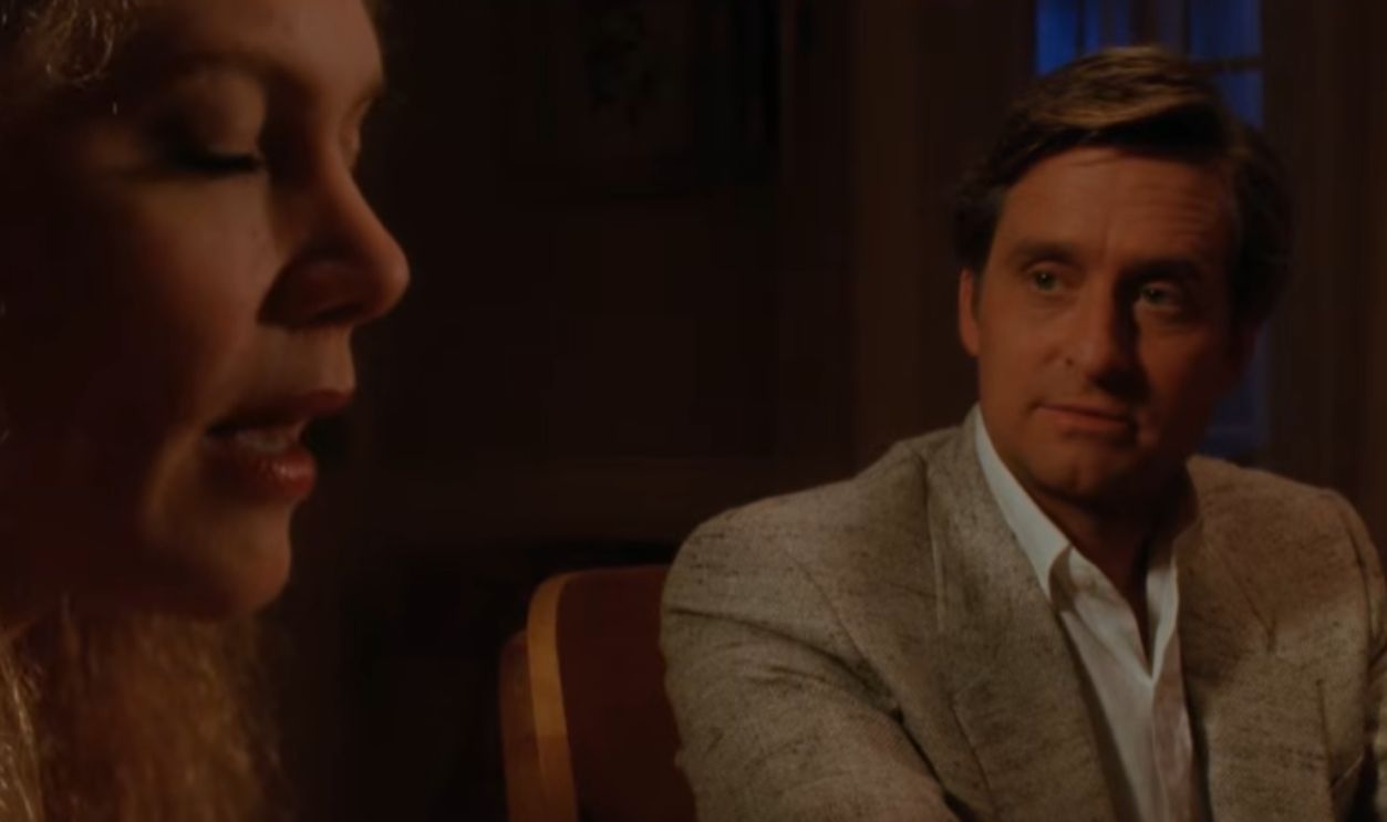 Screenshot from The War of the Roses (1989)
