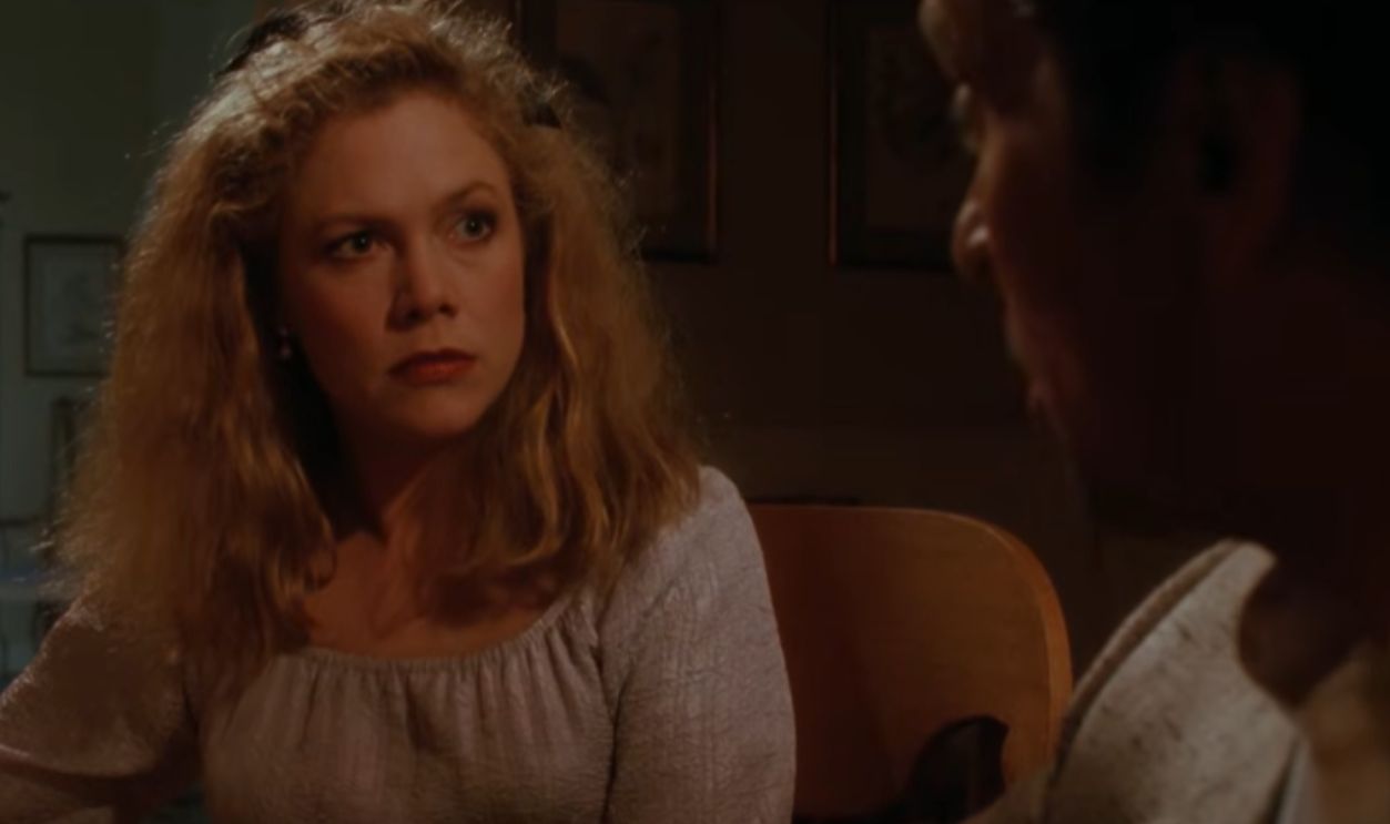 Screenshot from The War of the Roses (1989)