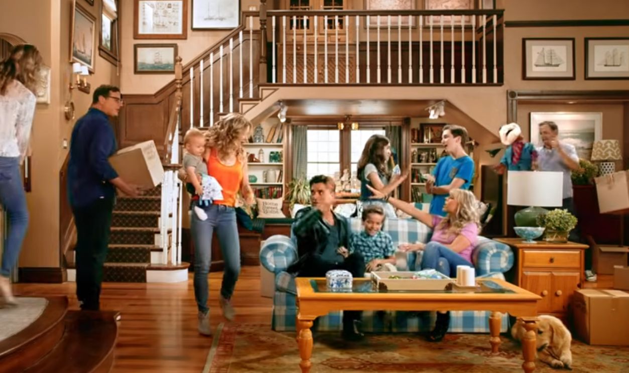 Fuller House 2016