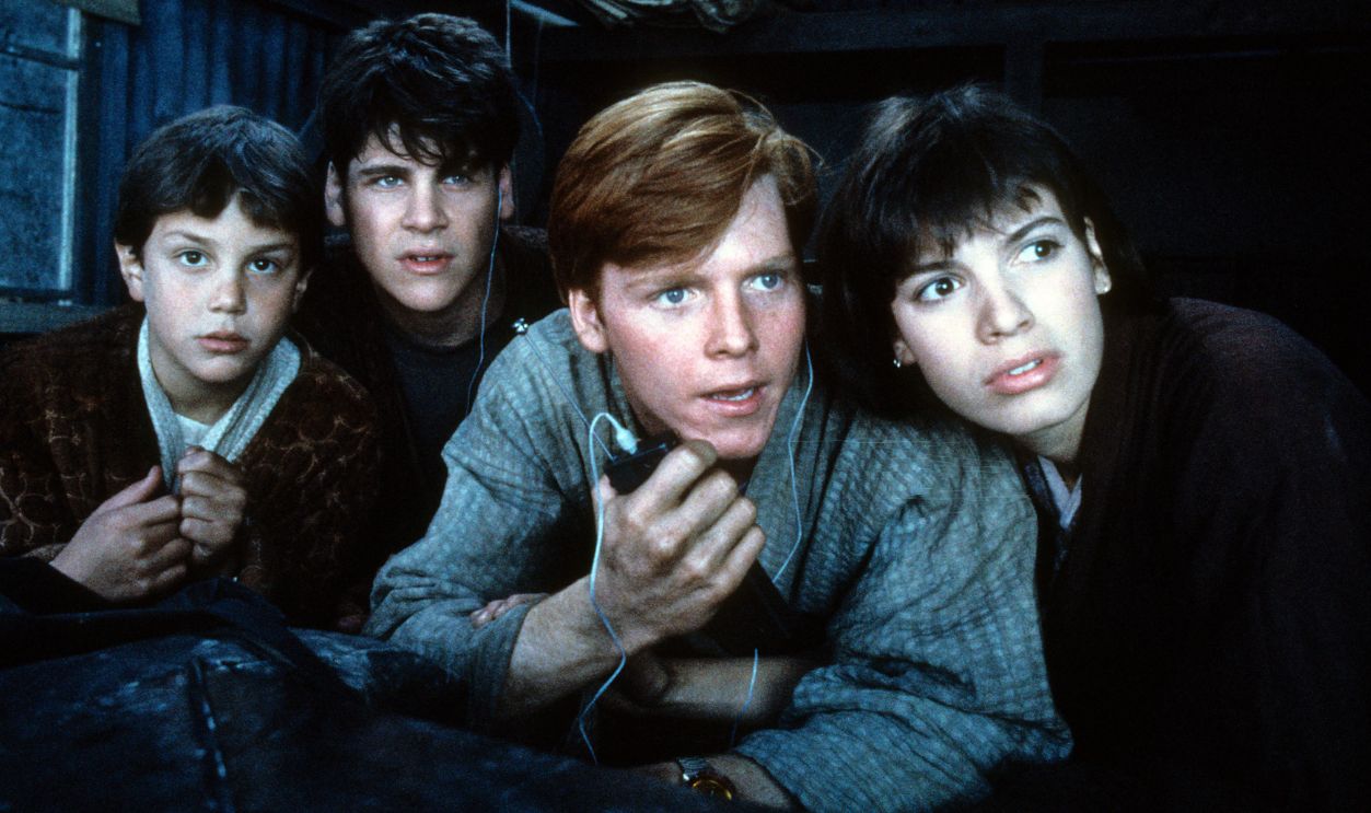 Getty Images - 183977185 - Actors Ian Giatti, Marc Price, Ned Vaughn with actress Christine Harnos on set for the Buena Vista movie The Rescue in 1988.