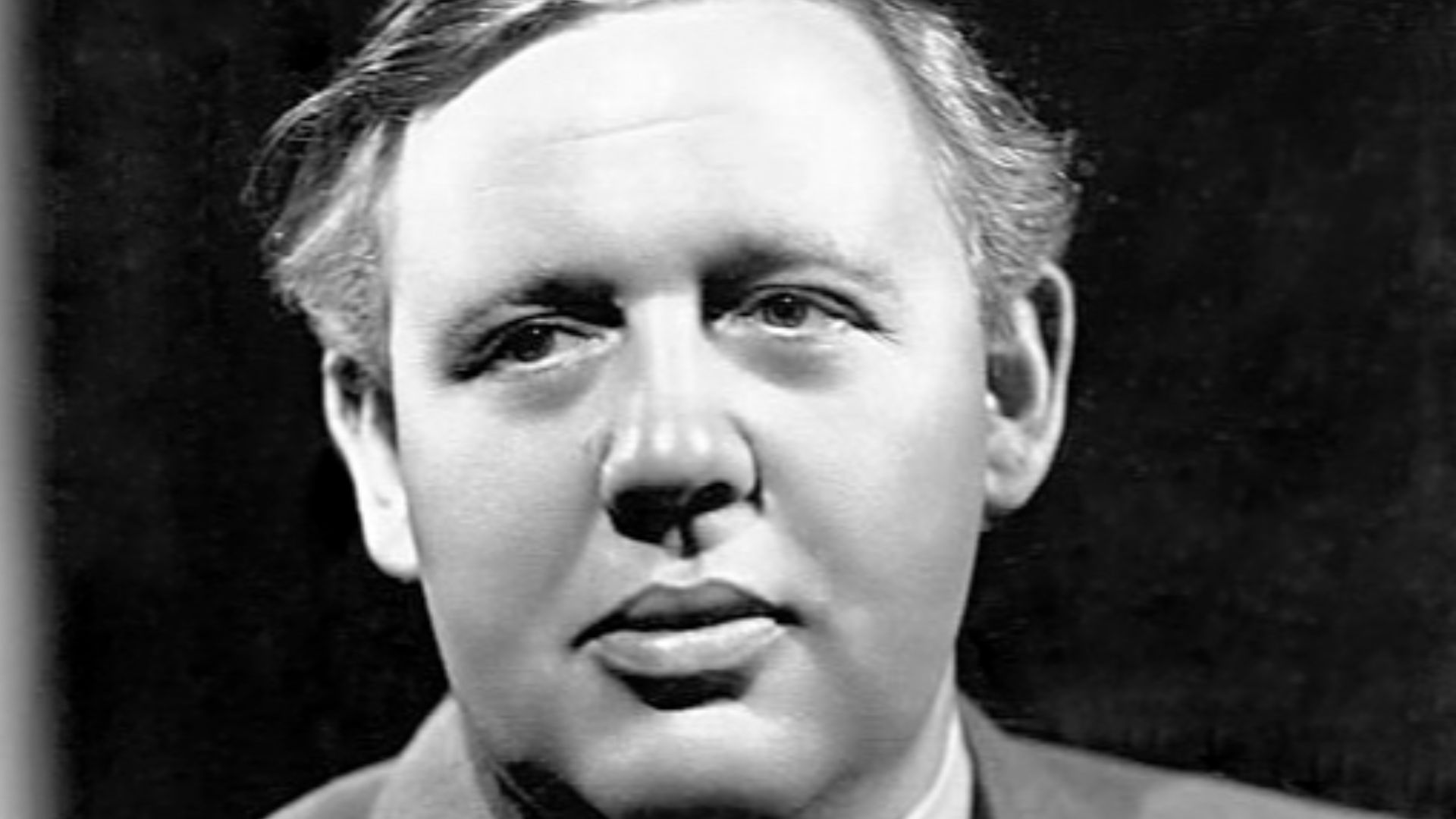 Publicity photo for film The Barretts of Wimpole Street (1934).