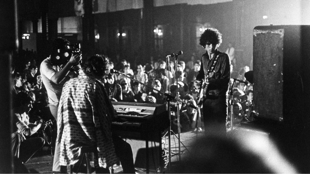 Singer and guitarist Syd Barrett (1946 - 2006) of Pink Floyd performing