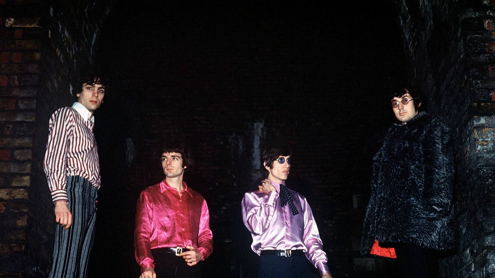 Pink Floyd - 1967 posing
