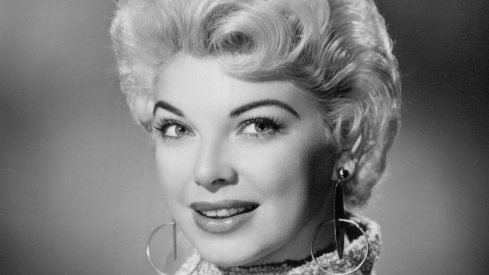 Photo of actress Barbara Nichols.