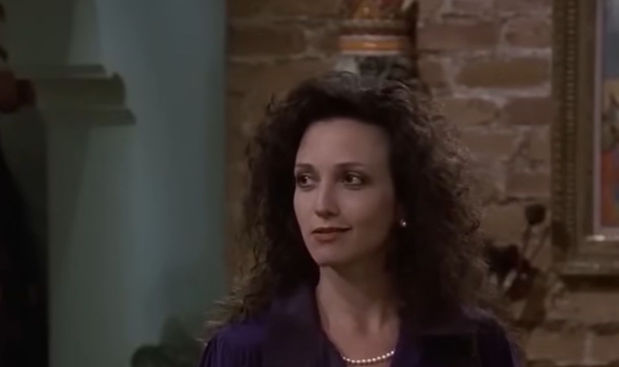 Screenshot from Cheers (1982-1993)