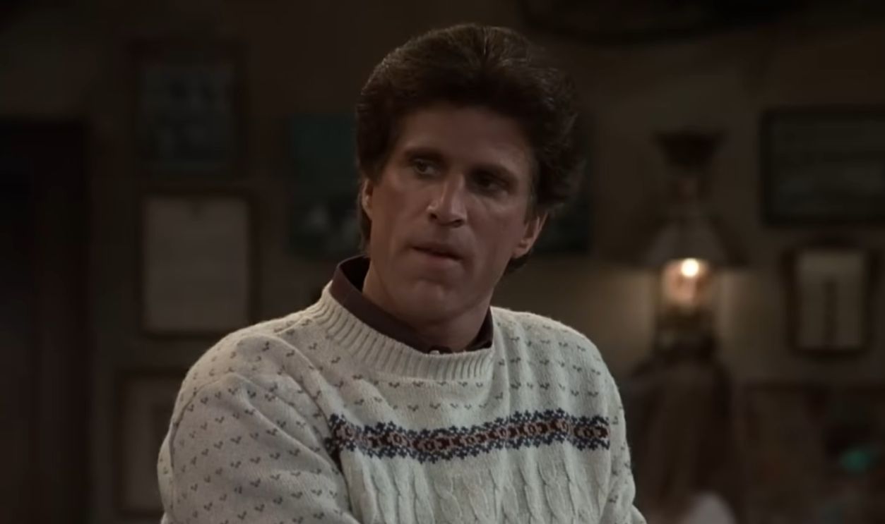 Screenshot from Cheers (1982–1993)