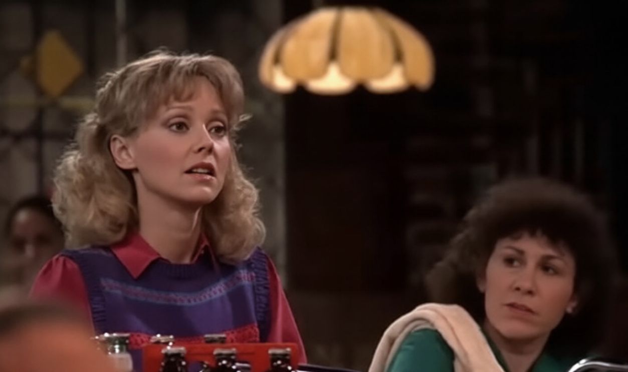 Screenshot from Cheers (1982–1993)
