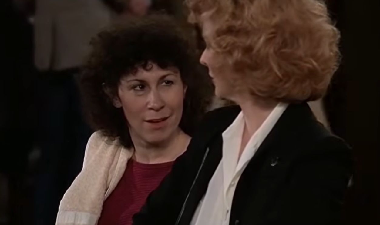 Screenshot from Cheers (1982–1993)