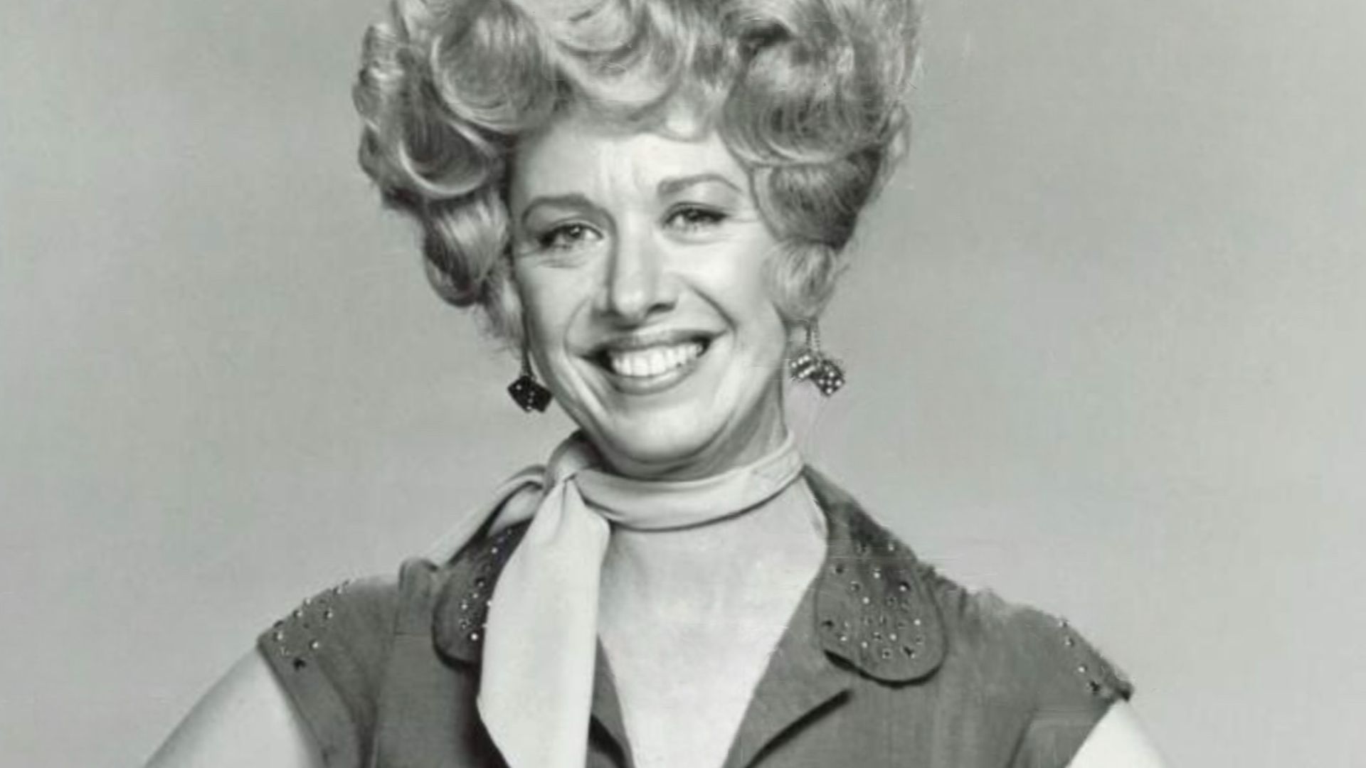 Photo of actress Polly Holliday in her role as the titular character in Flo, a spin-off of Alice.