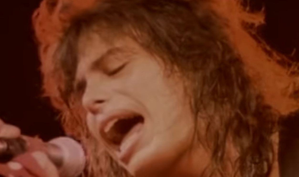 Screenshot from Draw the Line (1977)