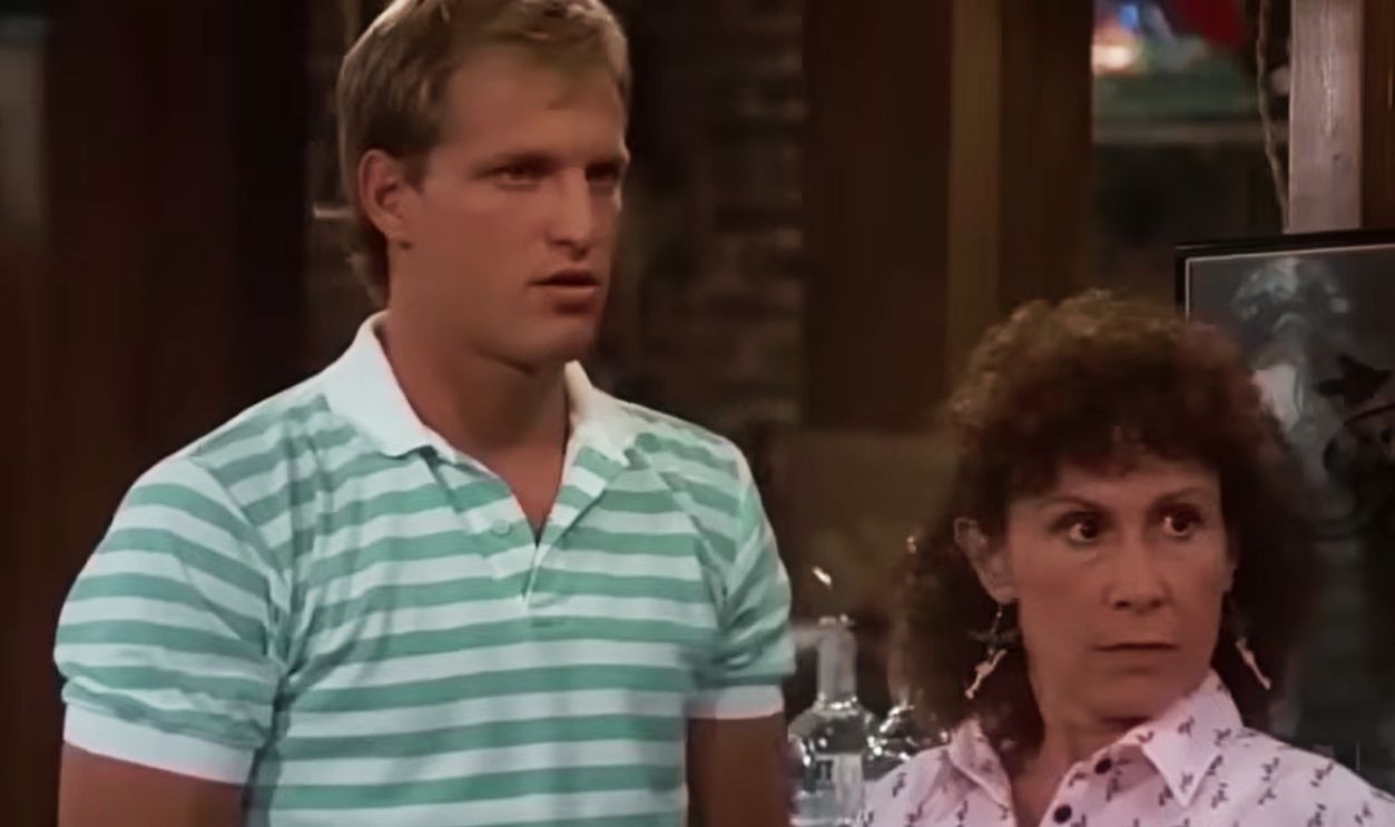 Screenshot from Cheers (1982–1993)