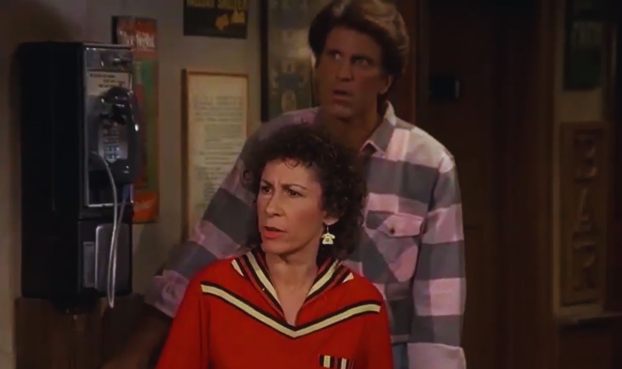 Screenshot from Cheers (1982–1993)