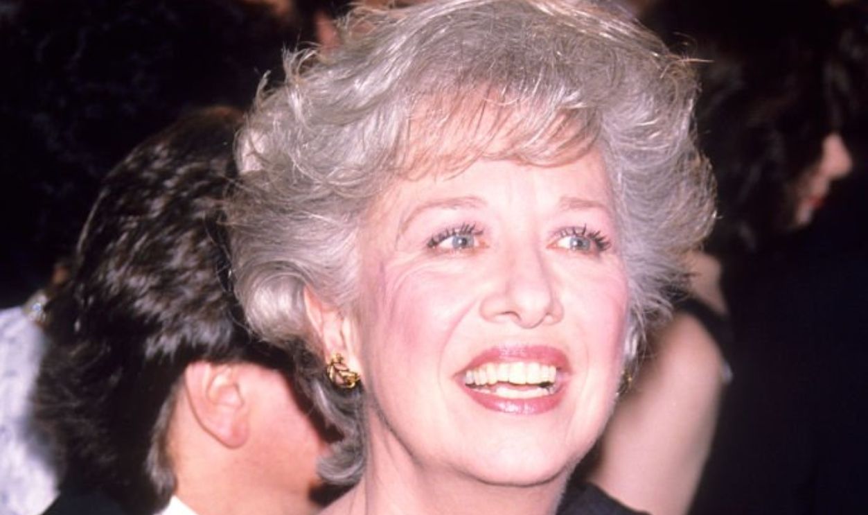 NEW YORK CITY - JUNE 3: Actress Polly Holliday attends the 44th Annual Tony Awards on June 3, 1990 at the Lunt-Fontanne Theatre in New York City.