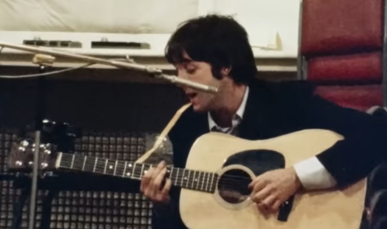 Screenshot from Blackbird (1968)