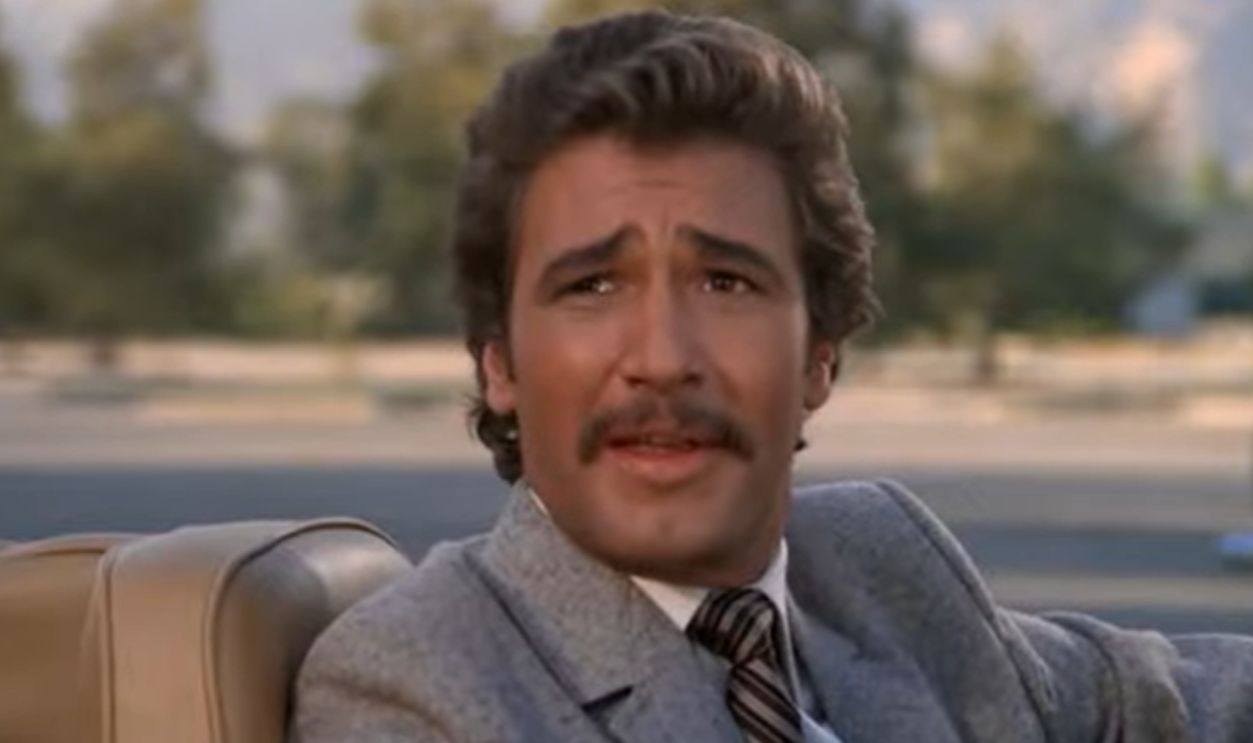 Screenshot from Matt Houston (1982–1985)