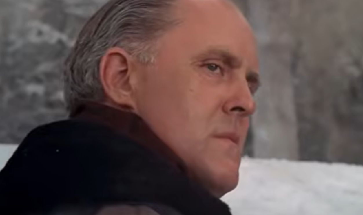 Screenshot from Cliffhanger (1993)