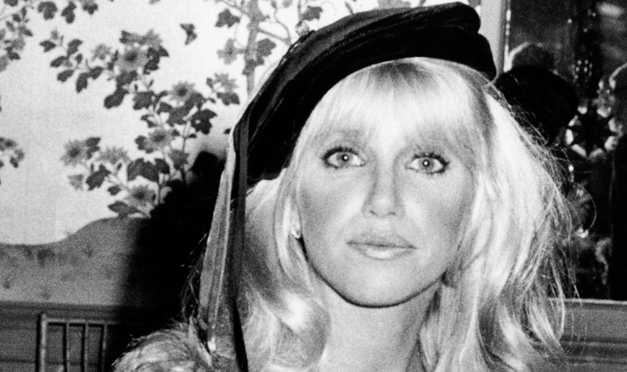 Suzanne Somers attends Look Magazine Party on February 14, 1979 at Jimmy's Restaurant in Beverly Hills, California
