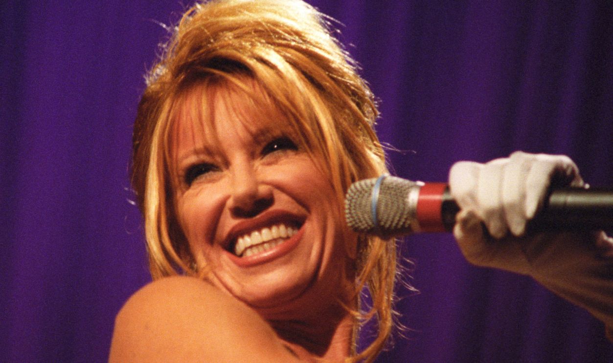 Suzanne Somers performs in Los Angeles, California in 1996.