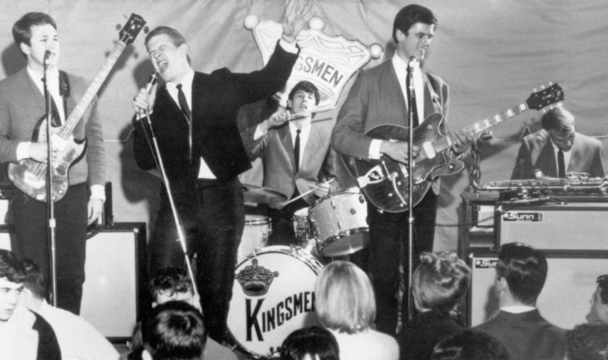 Kingsmen Touring Group Performing