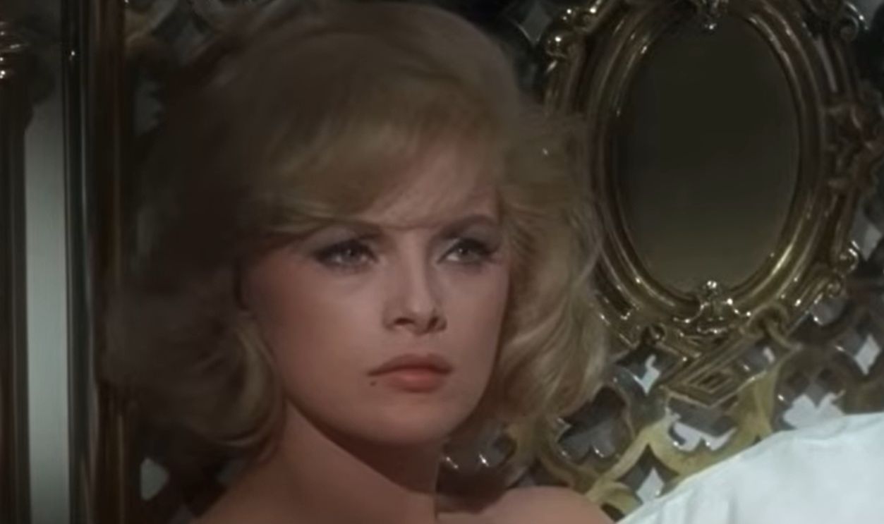 Screenshot from How to Murder Your Wife (1965)  