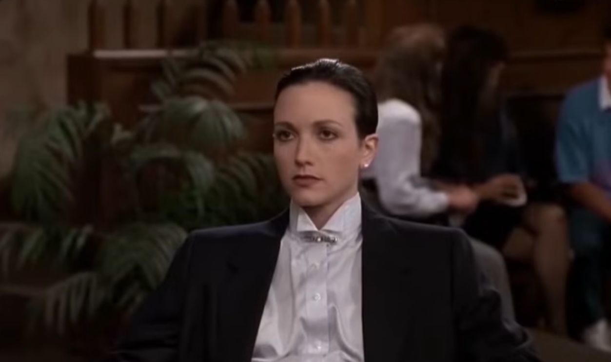 Screenshot from Cheers (1982-1993)