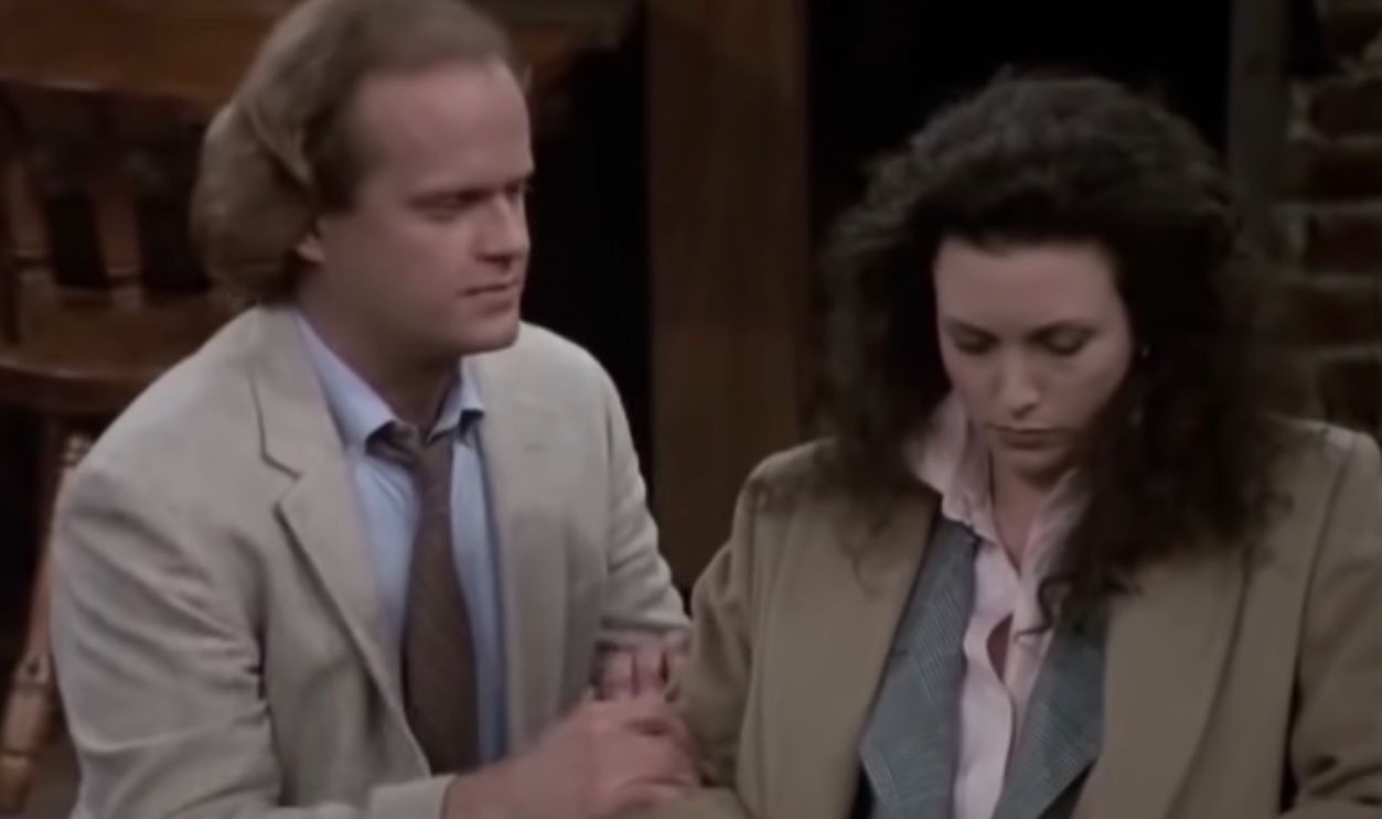 Screenshot from Cheers (1982-1993)