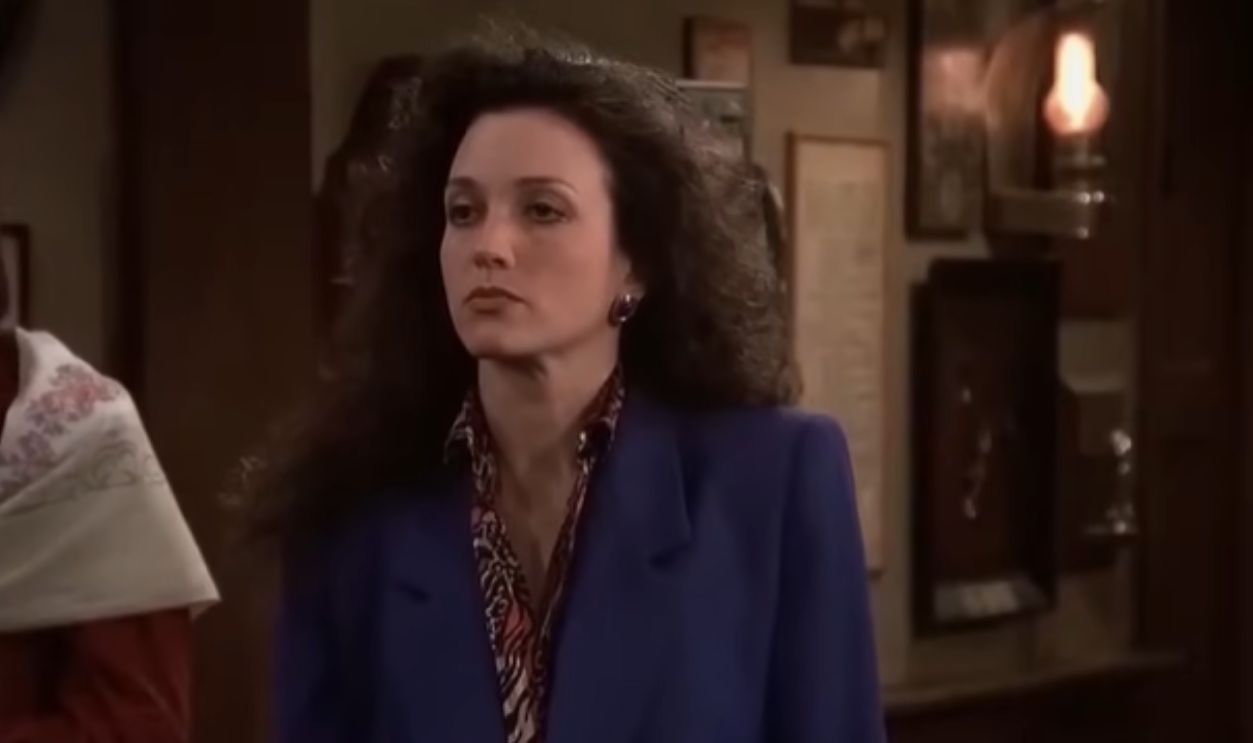 Screenshot from Cheers (1982-1993)