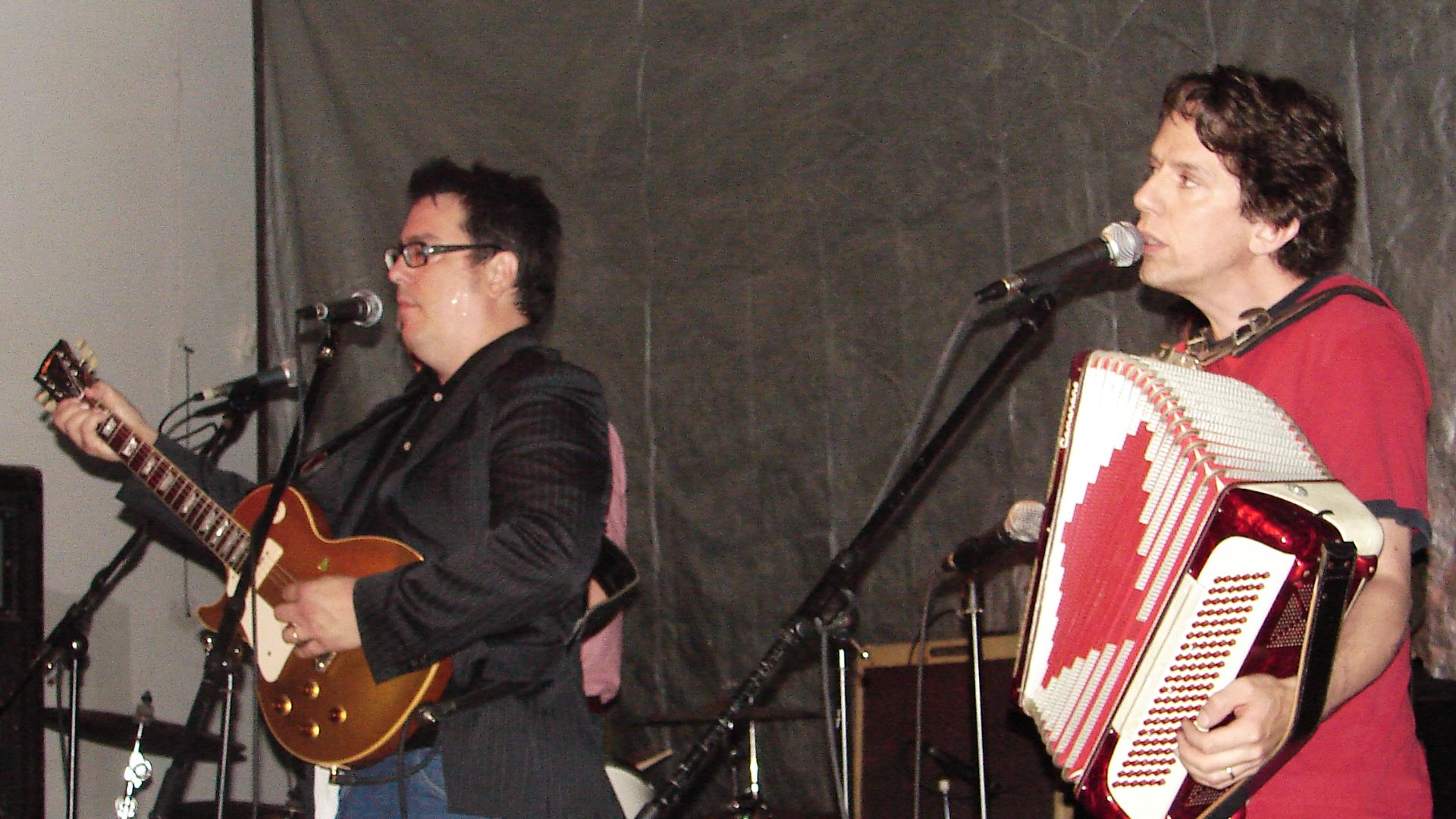 They Might Be Giants, playing at Bar None, Brooklyn, New York