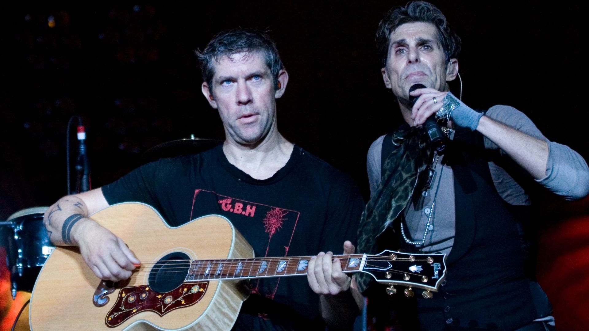 Eric Avery and Perry Farrell of Jane's Addiction, Chula Vista 2009 (image shot by Fiona Bowie (gebgdc))