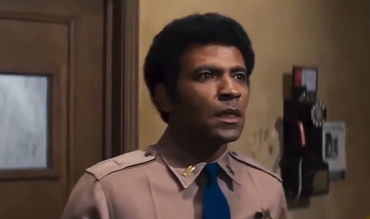 Screenshot from Assault On Precinct 13, Turtle Releasing  (1976)