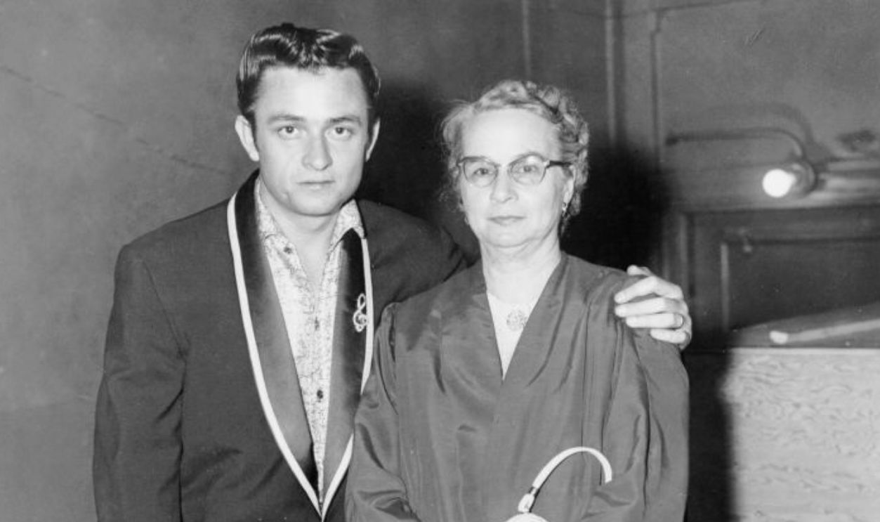  Cash & Mother