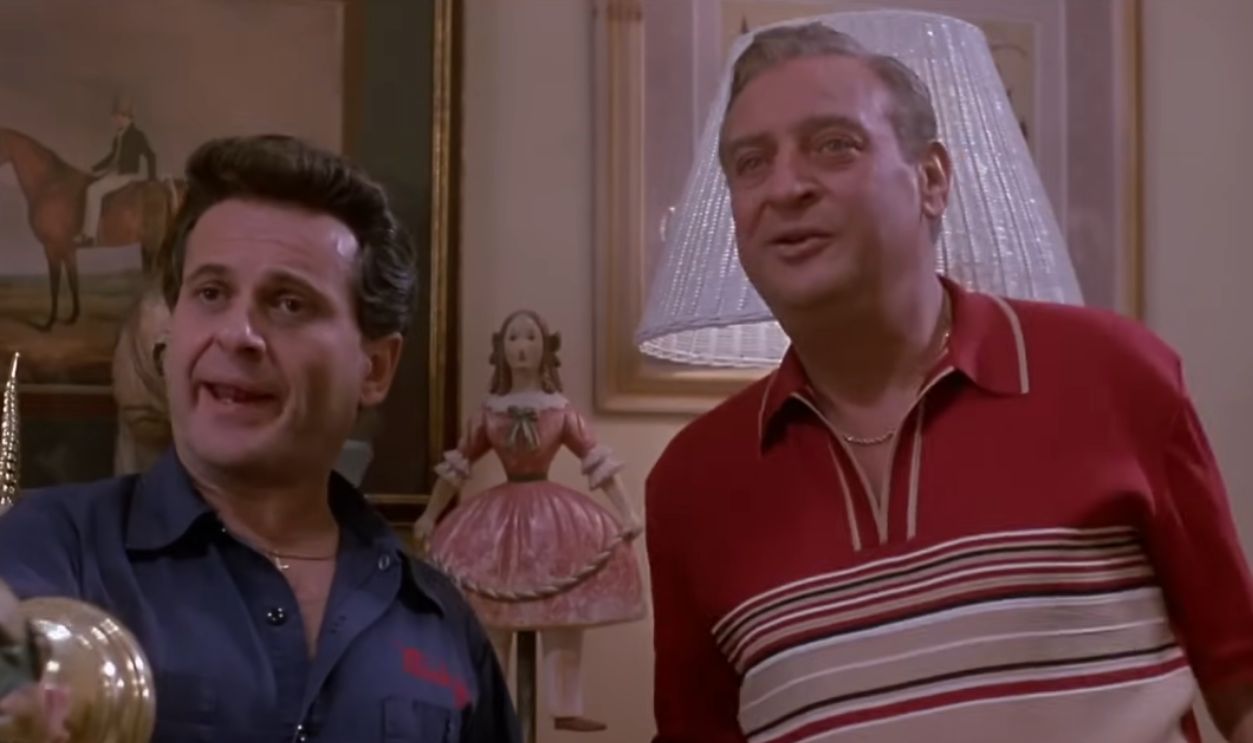 Screenshot from Easy Money (1983)