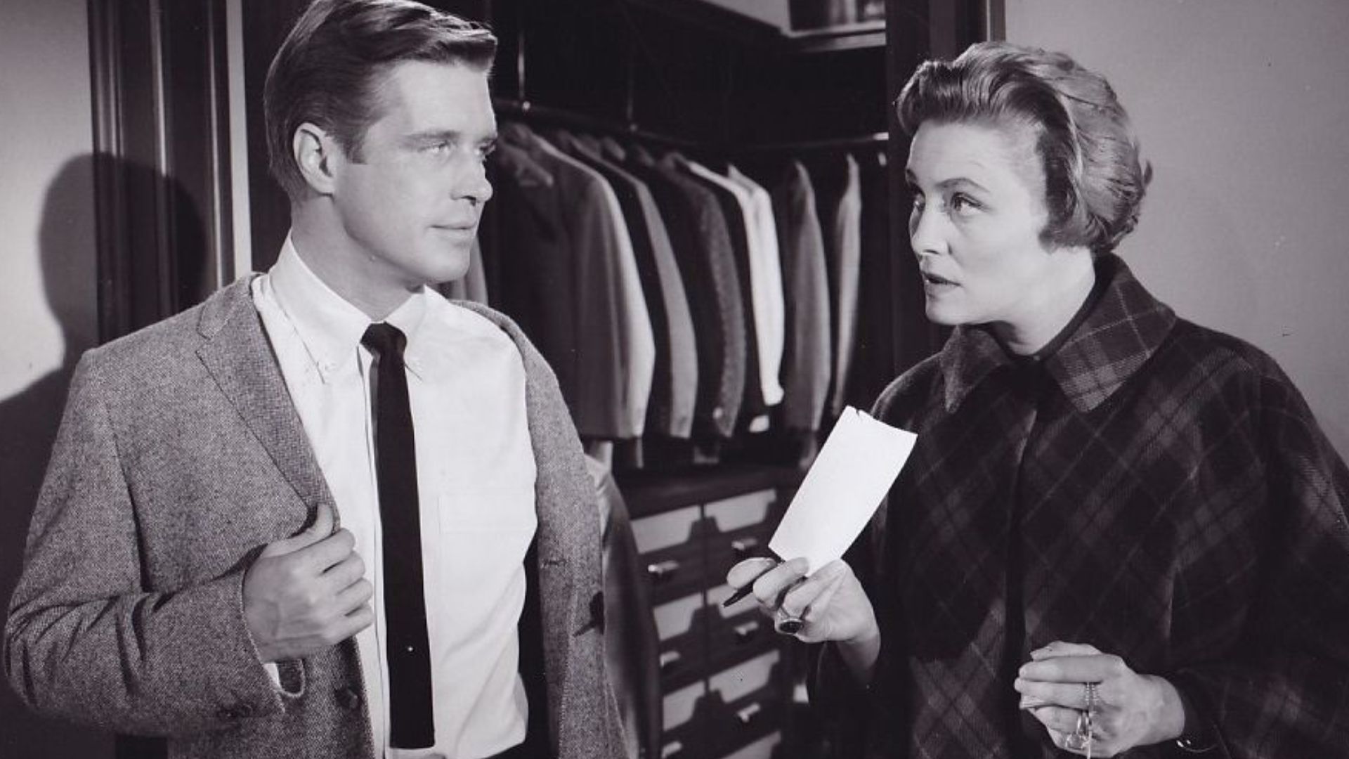 George Peppard and Patricia Neal in Breakfast at Tiffany's, 1961. This is an original, vintage 1961 8x10 photo issued by Paramount Pictures studio