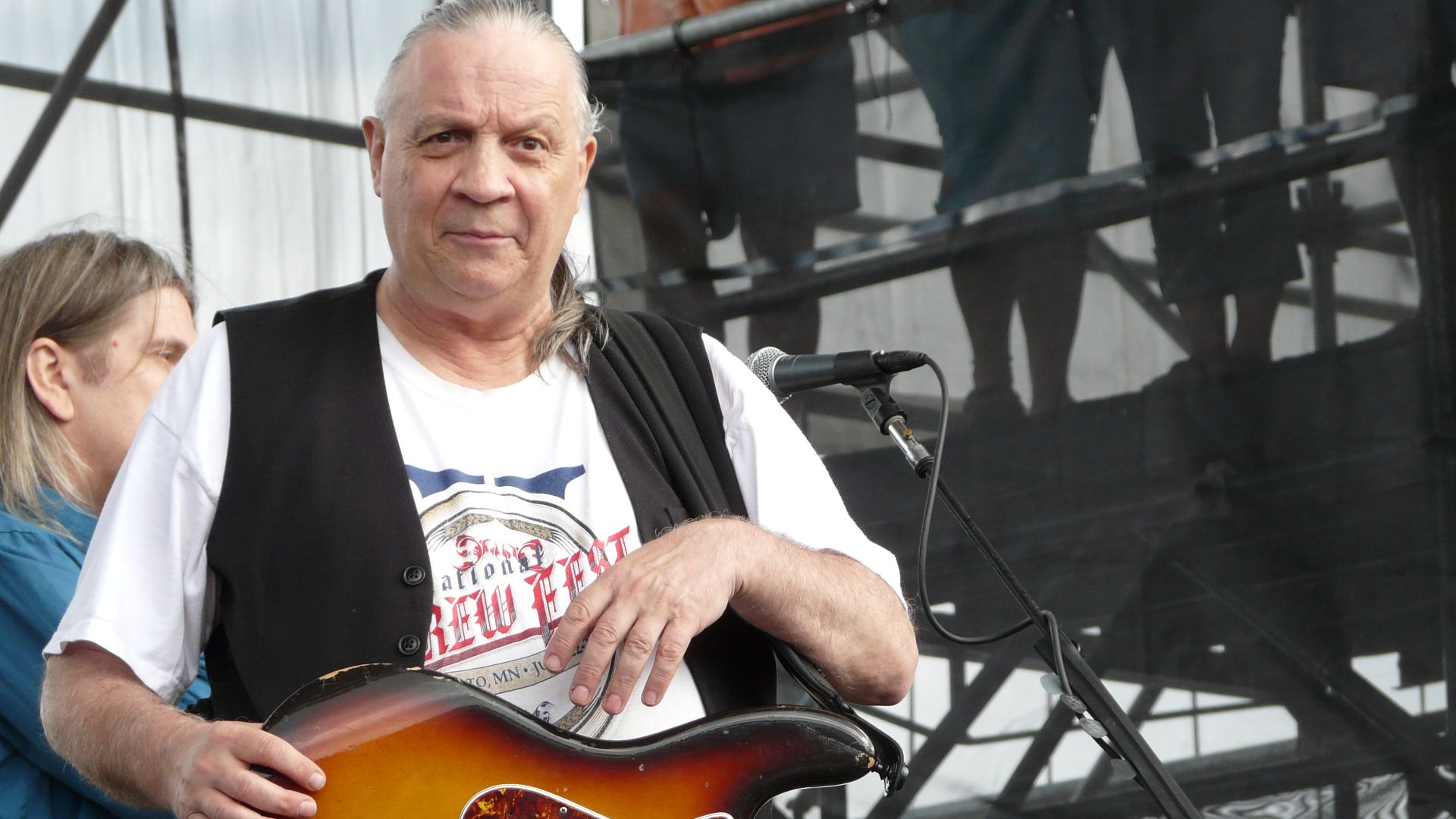 Jim Kale with The Guess Who

At the Moondance Jam 2008 in Walker, Minnesota on July 10, 2008