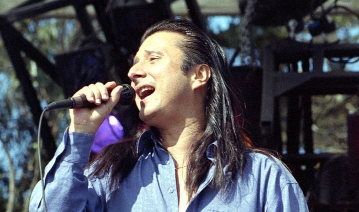 SAN FRANCISCO, CA - NOVEMBER 3: Steve Perry of Journey performs at Laughter, Love, and Music a tribute to rock promoter Bill Graham at the polo fields in Golden Gate Park on November 3, 1991 in San Francisco California.